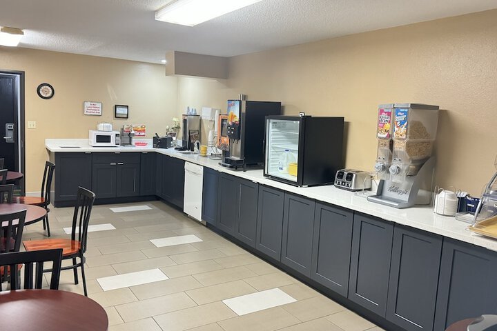 Breakfast/Coffee Service 16 of 17