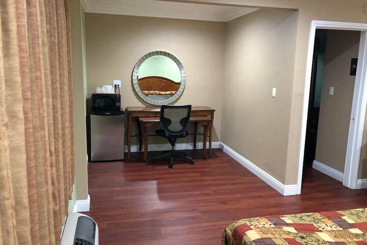 Room 17 of 27