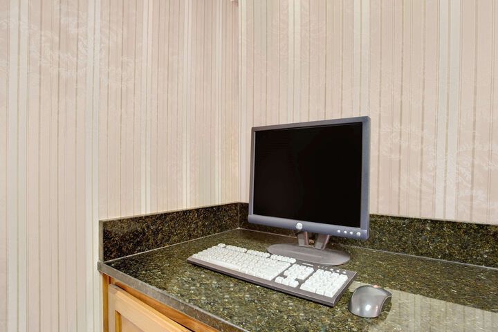 Business Center 14 of 14