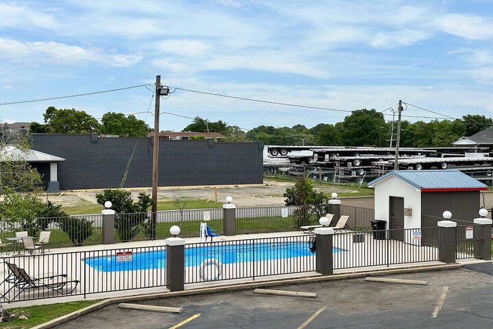 Pool 9 of 49