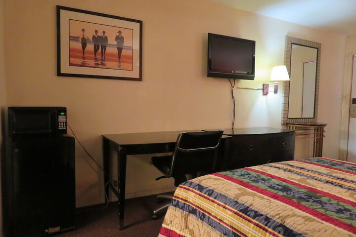 Room 4 of 11