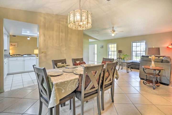 3 Mi to Philippe Park & Pier: Stunning Retreat