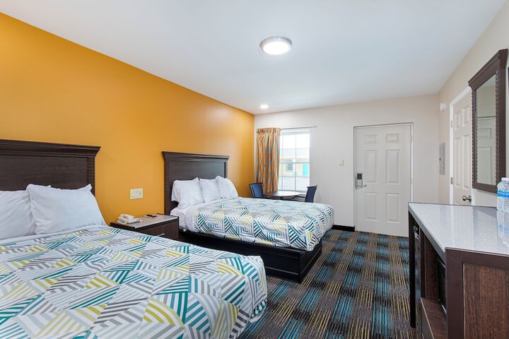 Room 8 of 16