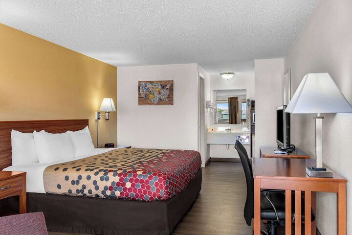 Room 34 of 46