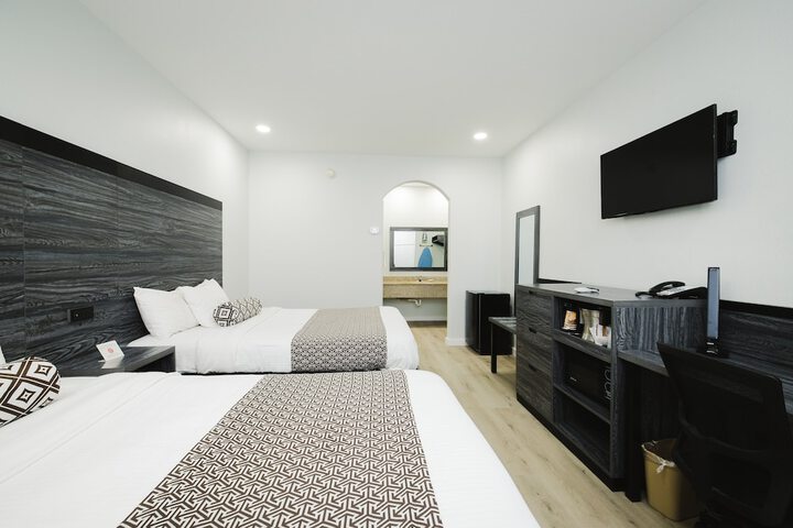 Sapphire Inn and Suites