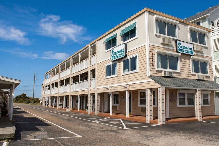 Seahorse Inn and Cottages