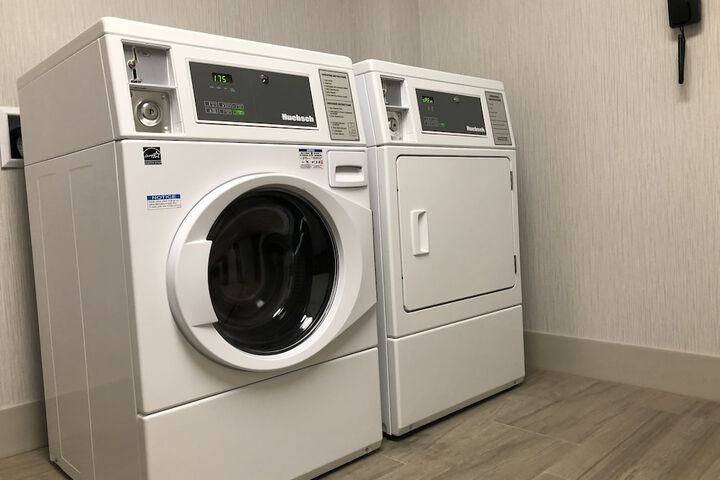 Holiday Inn Express & Suites Racine by IHG