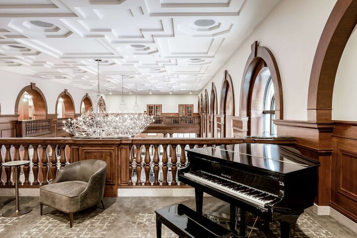 Hotel Fort Des Moines Curio Collection by Hilton