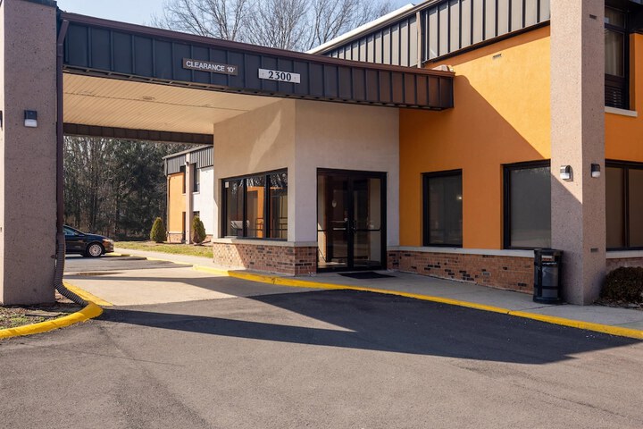 Quality Inn & Suites Portage Central