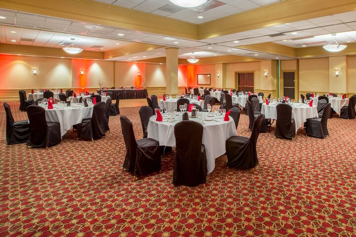 Crowne Plaza Cleveland Airport by IHG