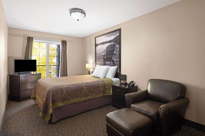 Room 32 of 51