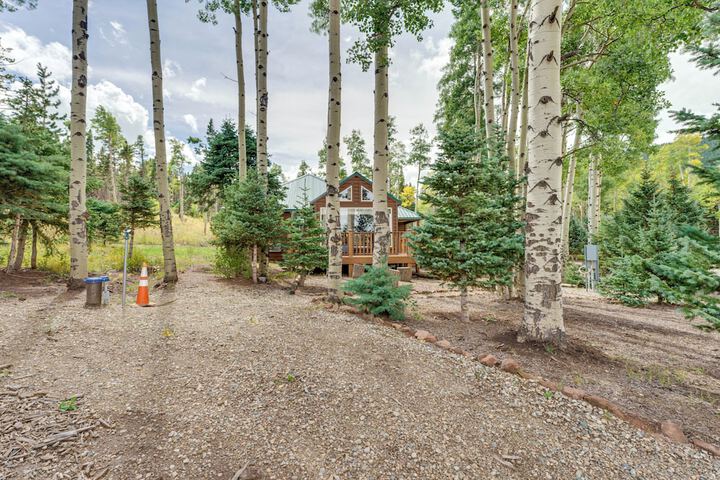 Mountain Views: Cabin in Fort Garland Near Hiking