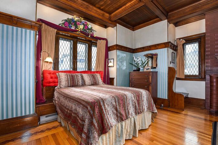 The Noble Suites