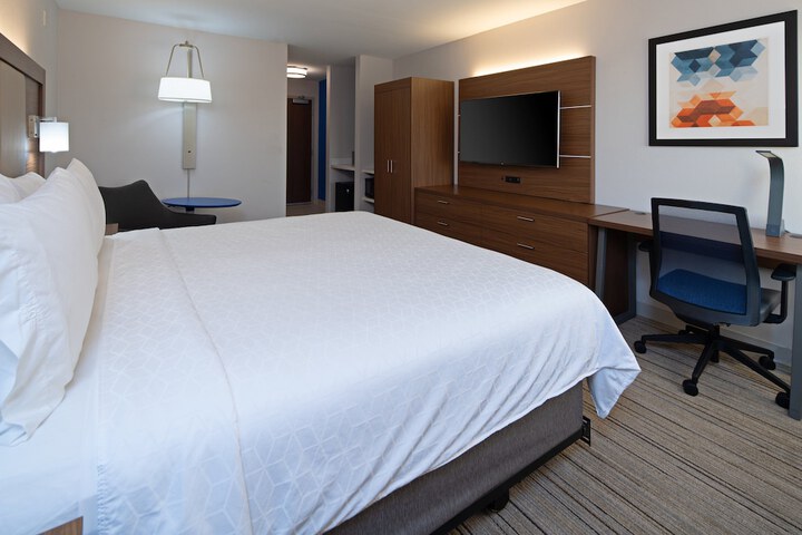 Room 13 of 43