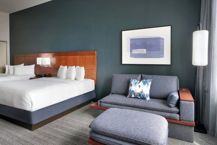 Courtyard by Marriott Lincoln Downtown