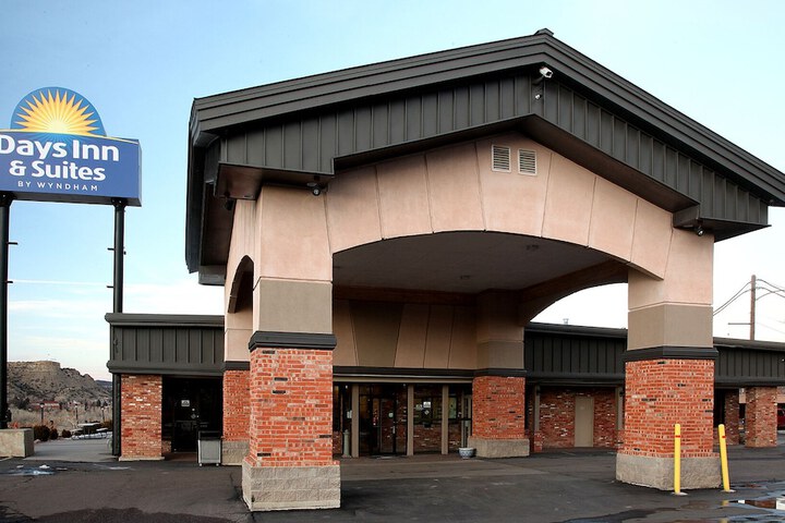 Days Inn & Suites by Wyndham Trinidad