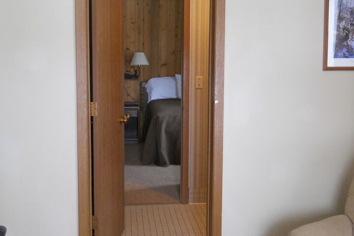 Room 33 of 50