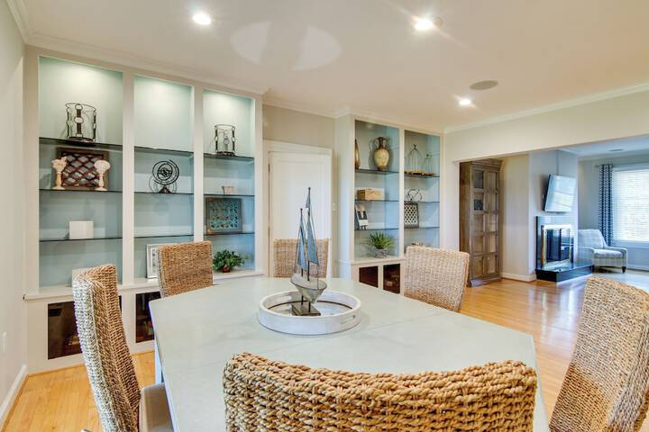 Waterfront Cambridge Gem w / Hot Tub Pool & Dock!