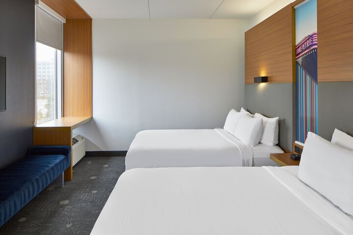 Room 40 of 63