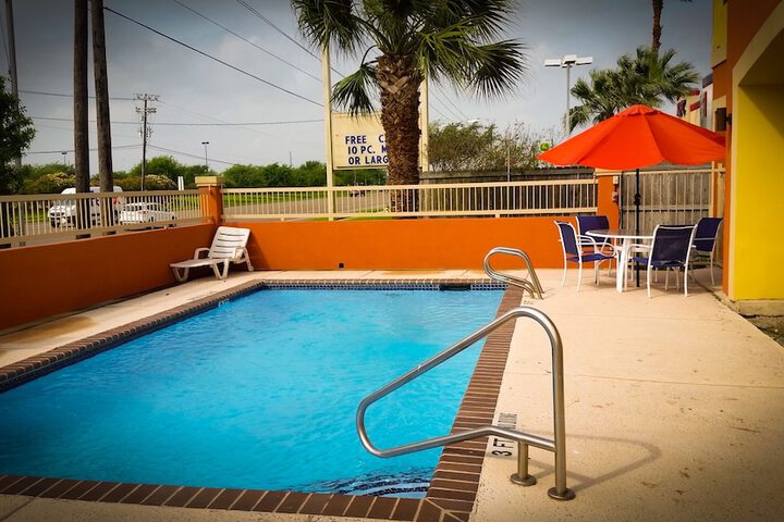 Pool 5 of 29
