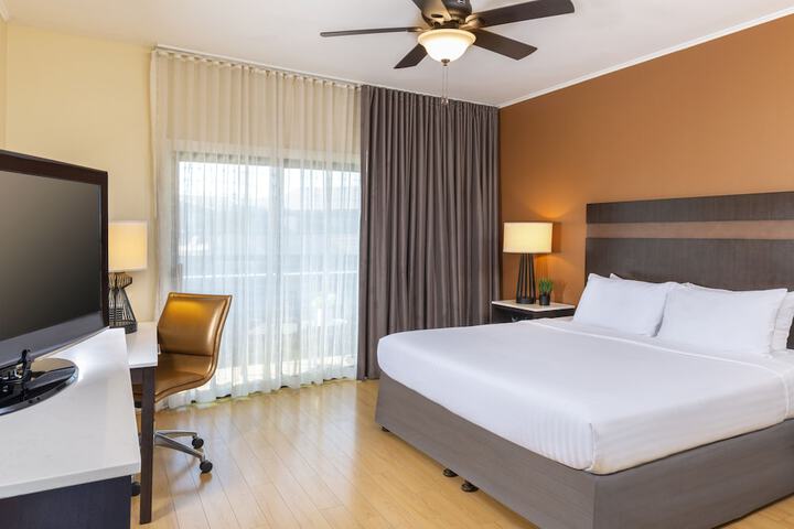Room 18 of 36