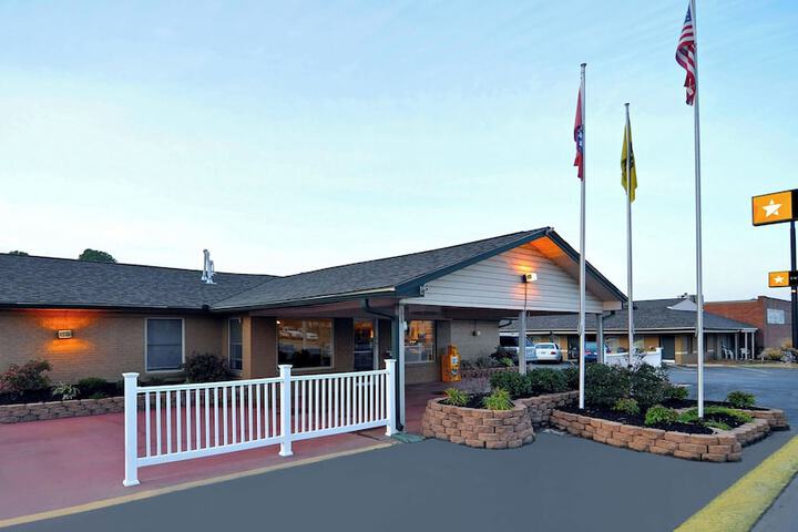 M star Hotel Searcy