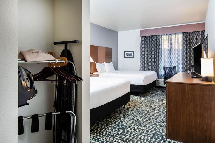 Room 54 of 68