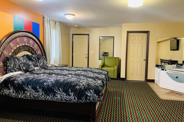 Room 12 of 16