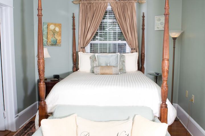 Room 12 of 48