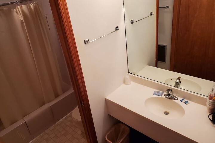 Room 10 of 63