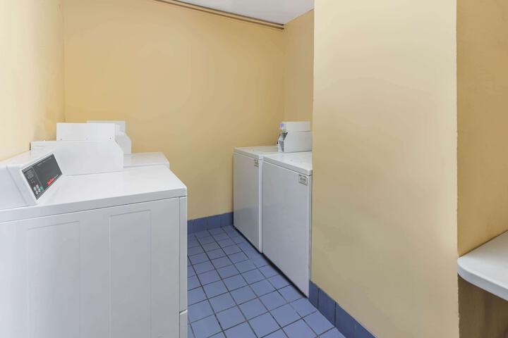 Room 25 of 34