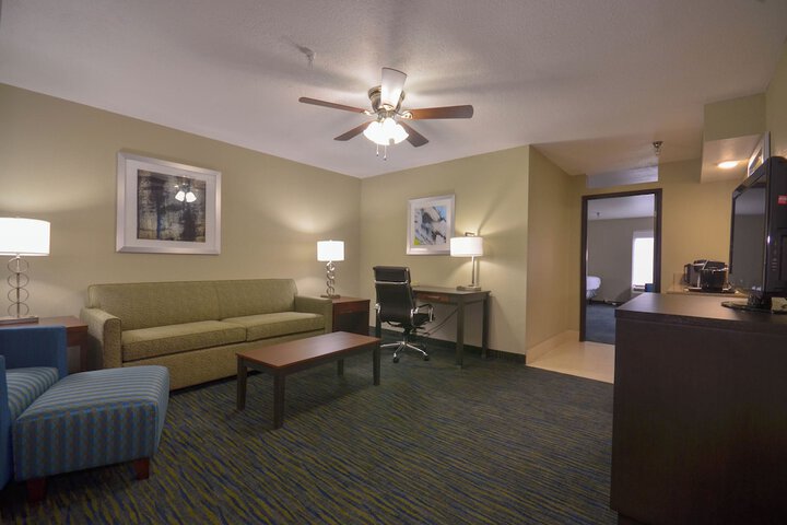 Holiday Inn Express Fayetteville- Univ of AR Area by IHG