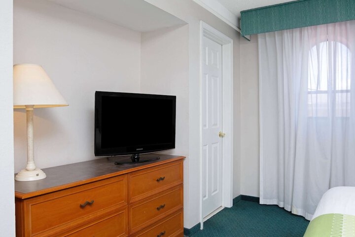 Room 18 of 28