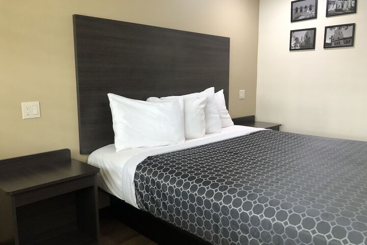 Room 10 of 38