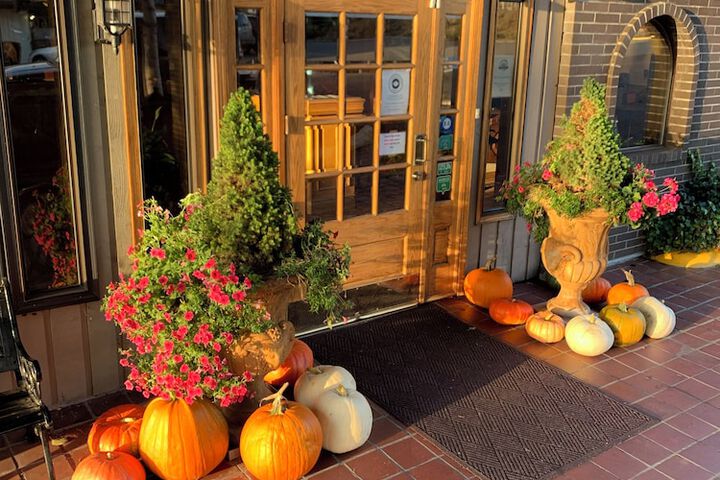 Coachman Inn & Suites