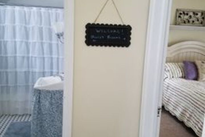 Contented Cottage Bed & Breakfast