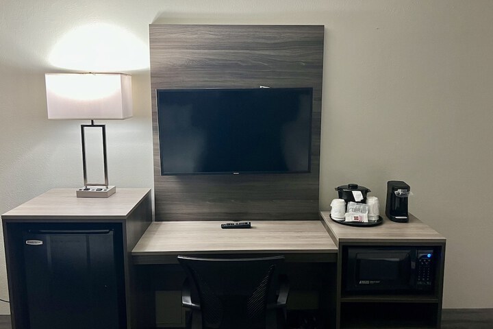 Room 7 of 19