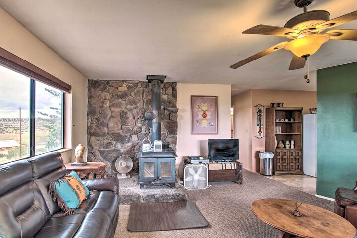 Peaceful Ranch Cabin 3 Mi to Becker Lake!