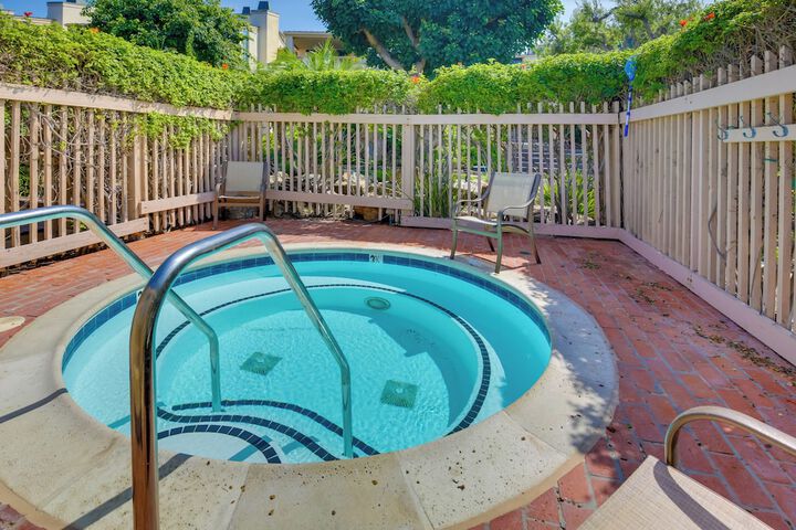 Solana Beach Condo w / Community Pool Beach Access