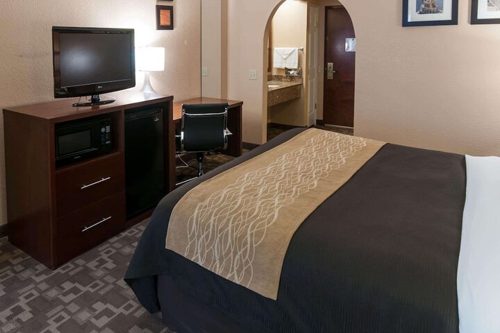 Room 26 of 40
