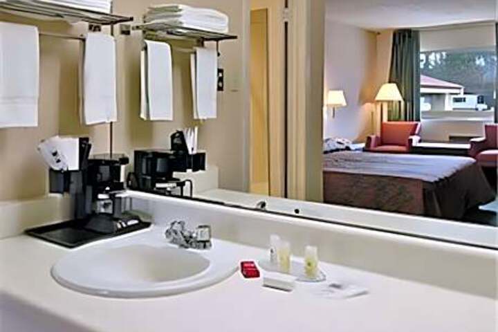 Jasper Inn & Suites