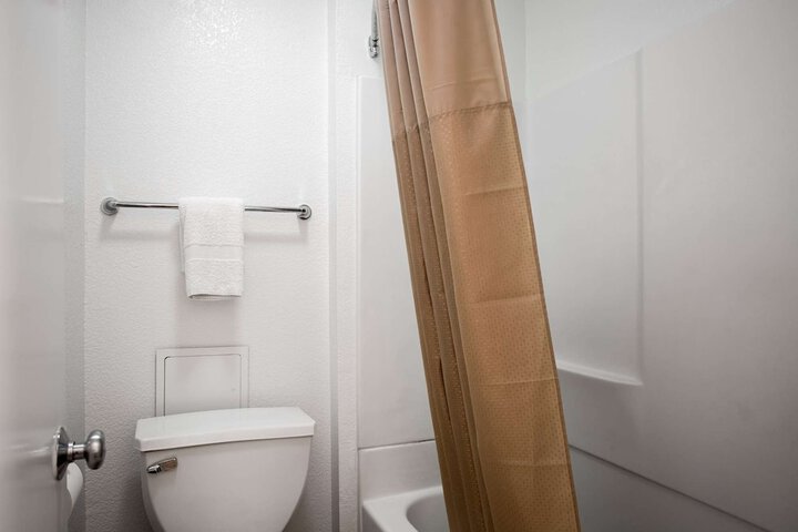 Room 11 of 31
