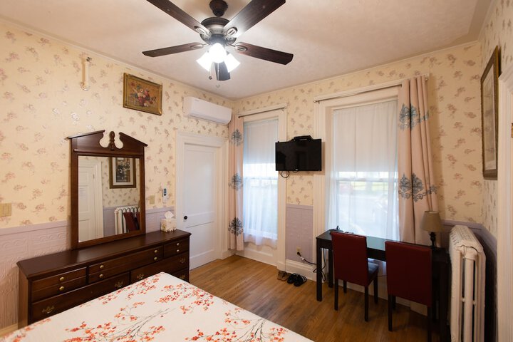 Room 13 of 71