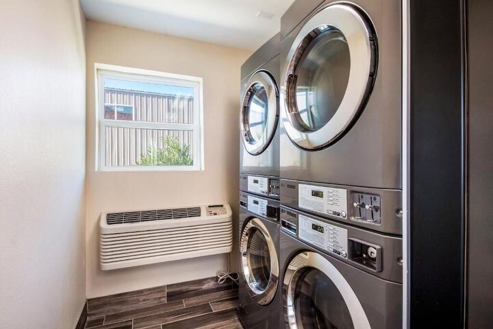 Laundry 22 of 26