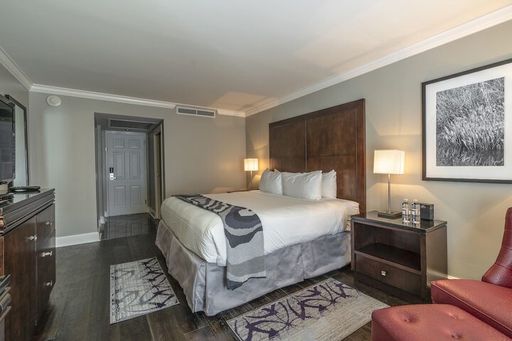 Room 25 of 46