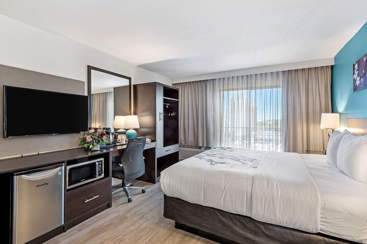 Room 52 of 84
