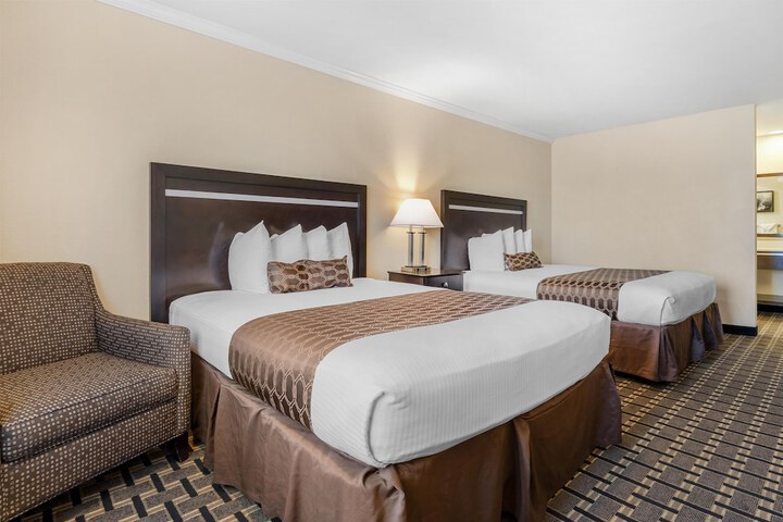 Best Western Plus Inn of Hayward