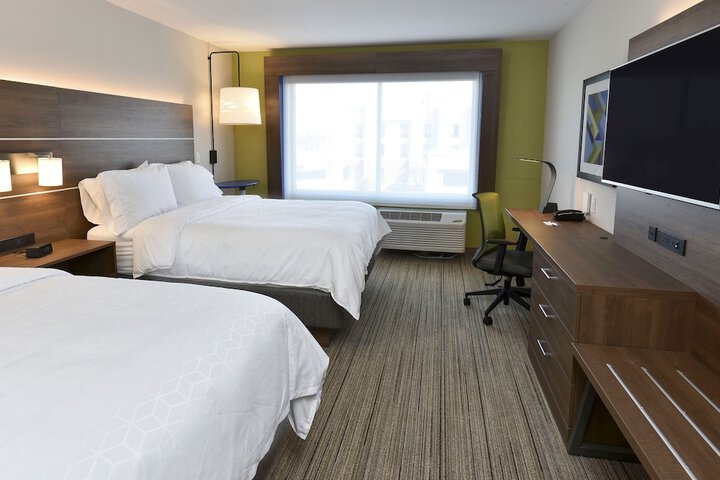 Room 26 of 38