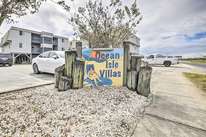 Cozy Ocean Isle Beach Condo Steps to the Beach!