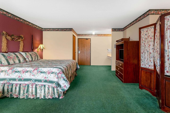 Room 16 of 27